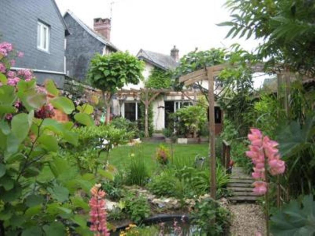 Chambre D'Hotes Rue Des Fougeres Bed & Breakfast Лувие Екстериор снимка
