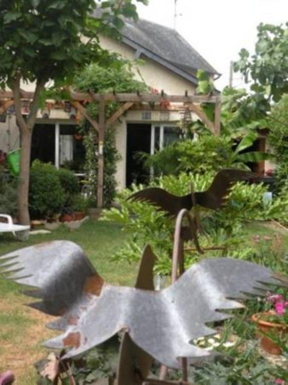 Chambre D'Hotes Rue Des Fougeres Bed & Breakfast Лувие Екстериор снимка